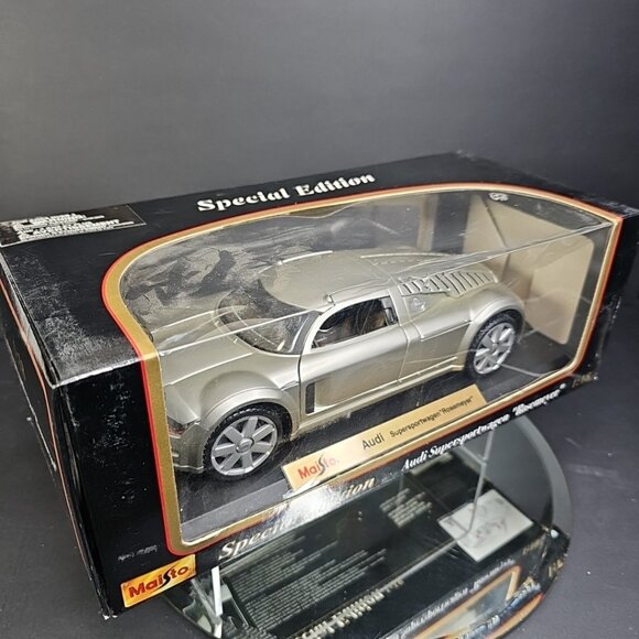 Maisto 1998 Silver AUDI Supersportwagon Rosemeyer 1:18 Scale DIECAST Car And Box - Picture 9 of 15